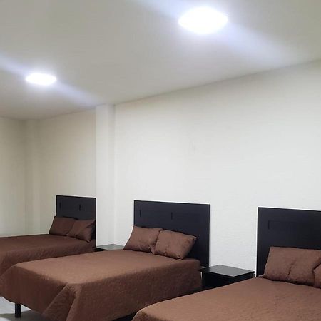 Hotel Estadia Λεόν Εξωτερικό φωτογραφία