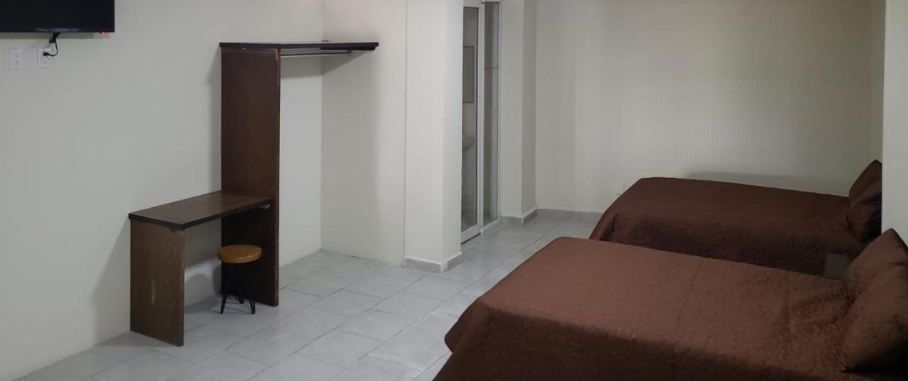 Hotel Estadia Λεόν Εξωτερικό φωτογραφία