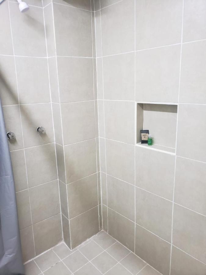 Hotel Estadia Λεόν Εξωτερικό φωτογραφία